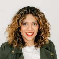 Yasmine R.